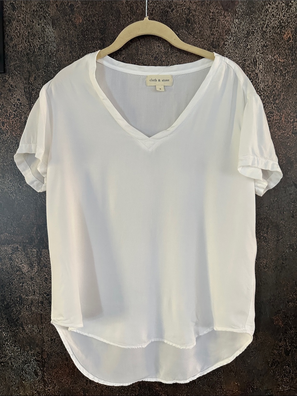 cloth & stone Ivory V-Neck Short Sleeve Blouse size S
